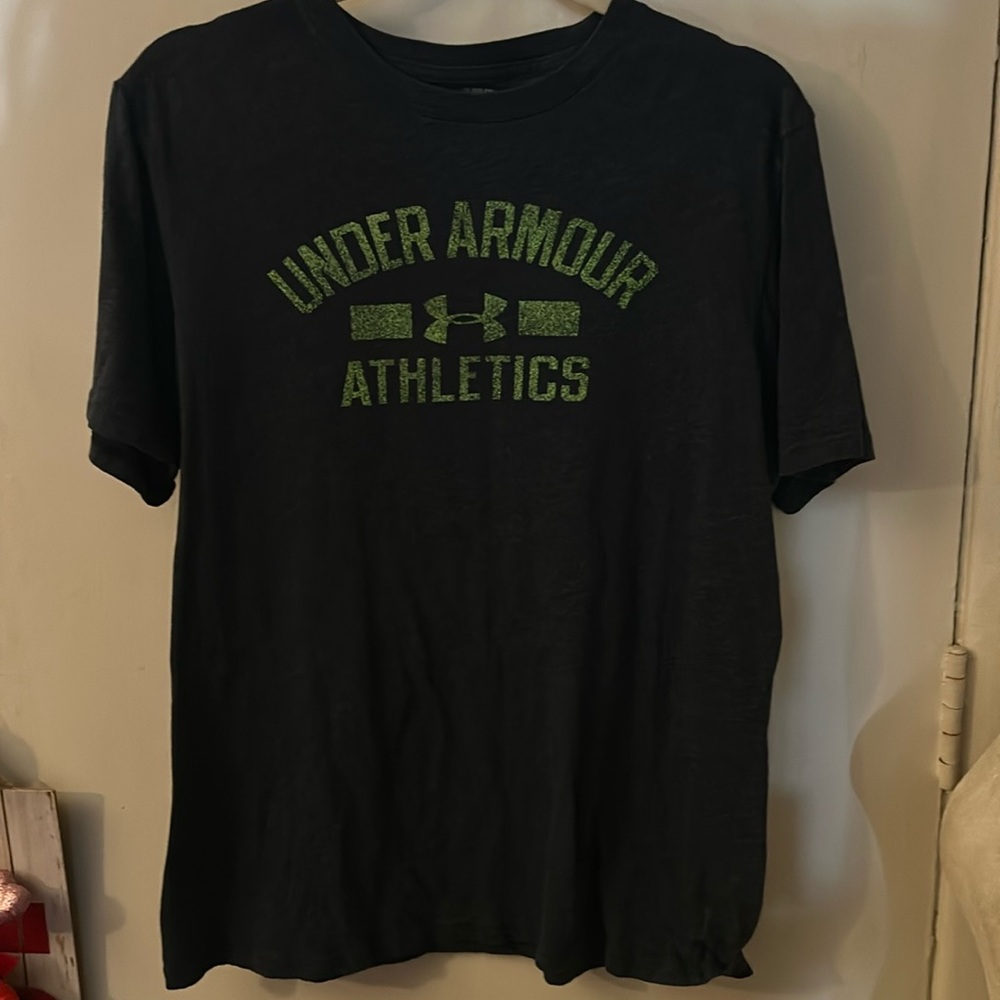 Under Armour Athletics Blue/Green Heat Gear Tee XL Athleisure Activewear.Casual